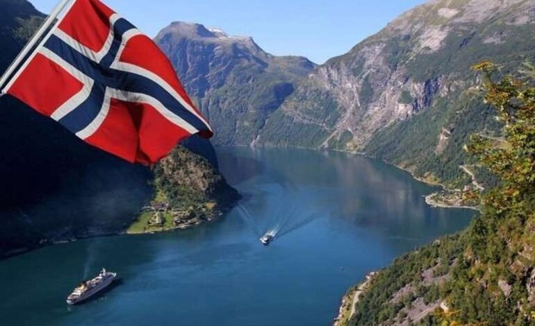 Norvegia se alătură umbrelei nucleare europene propuse de Franța