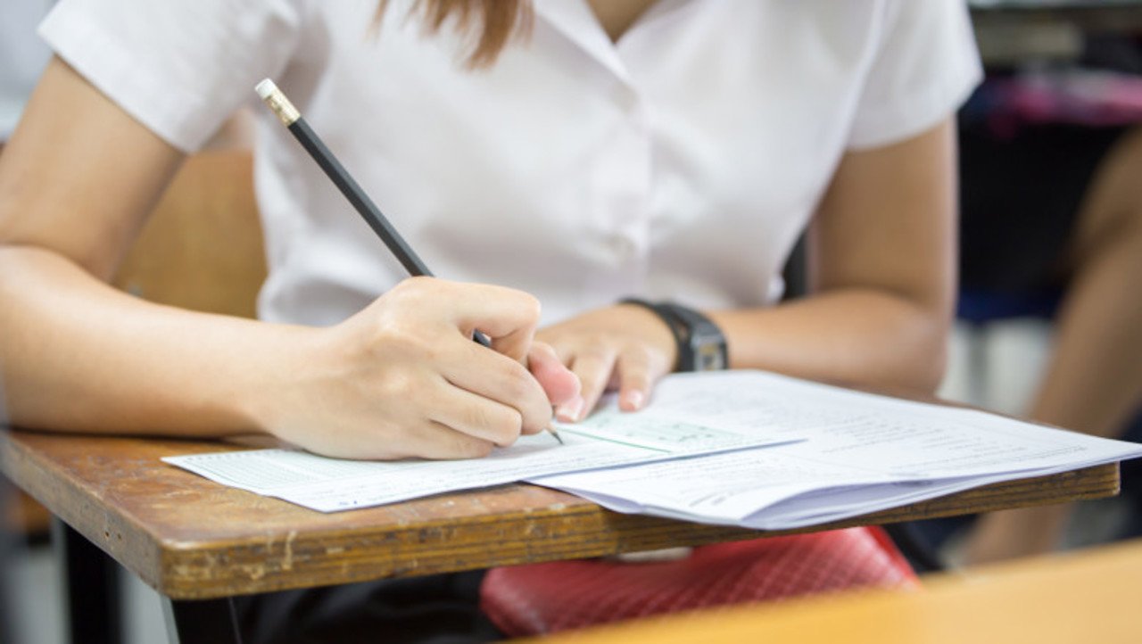 Peste 55.000 de elevi susțin examenele de gimnaziu și Bacalaureat în iunie