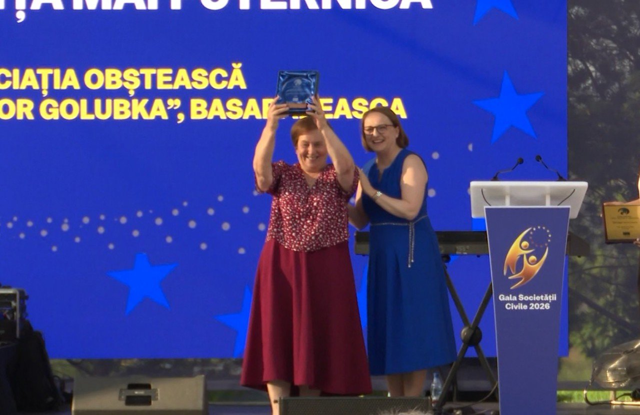 Organizațiile din Moldova primesc premii și granturi pentru dezvoltarea comunităților