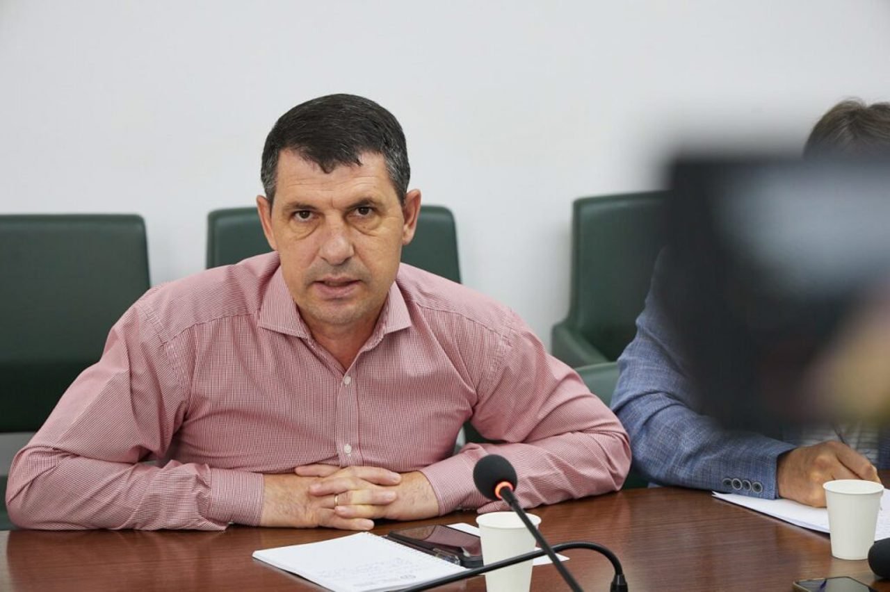Deputatul Ormanji demisionează, ședința controversată suspendată la Comrat