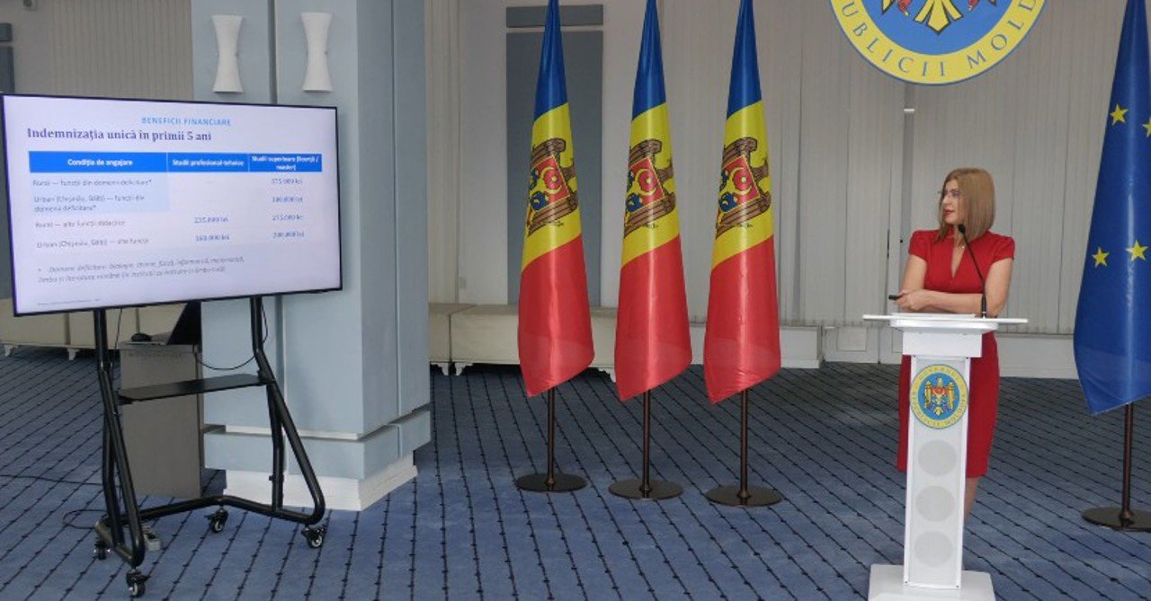 Ministerul Educației acordă indemnizații de până la 375.000 lei tinerilor profesori