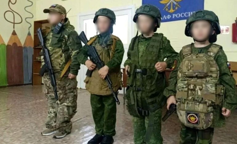 Rusia lansează tabere militare pentru adolescenți în Primorie