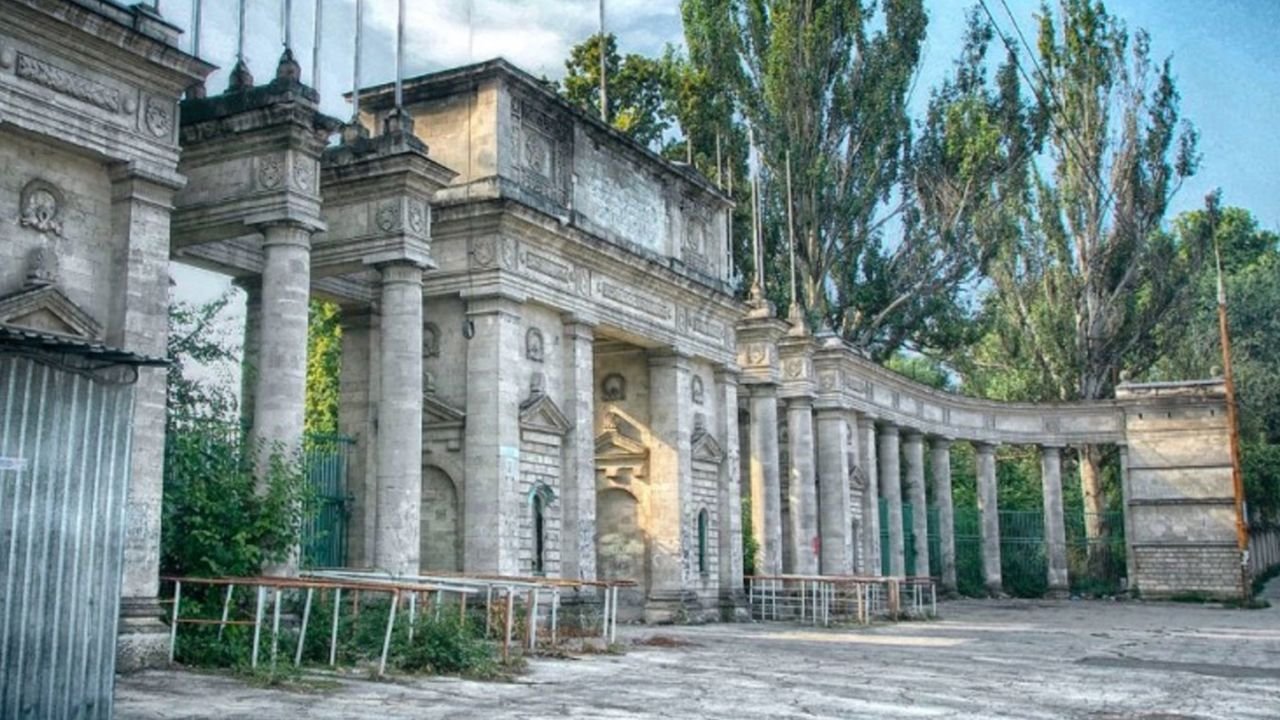 Finalizează Moldova eliberarea terenului pentru noua ambasadă SUA la Chișinău