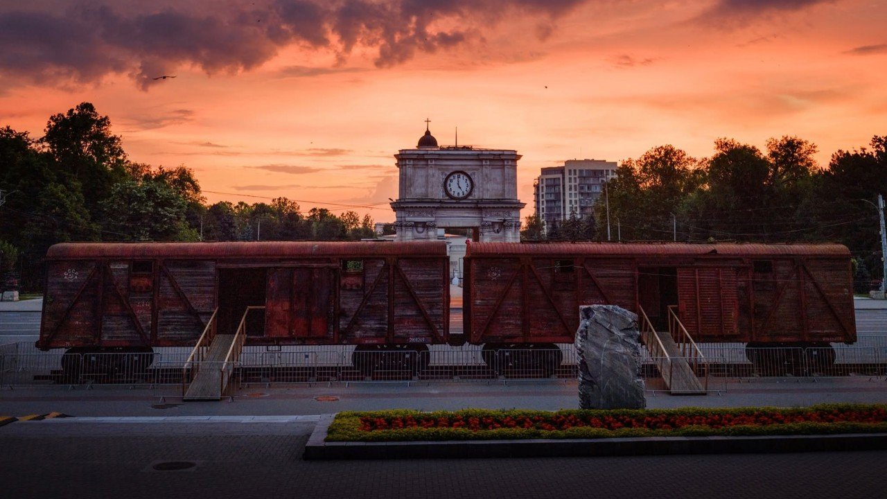 Teatrul „Luceafărul” prezintă spectacolul „1946” în memoria victimelor foametei din Moldova
