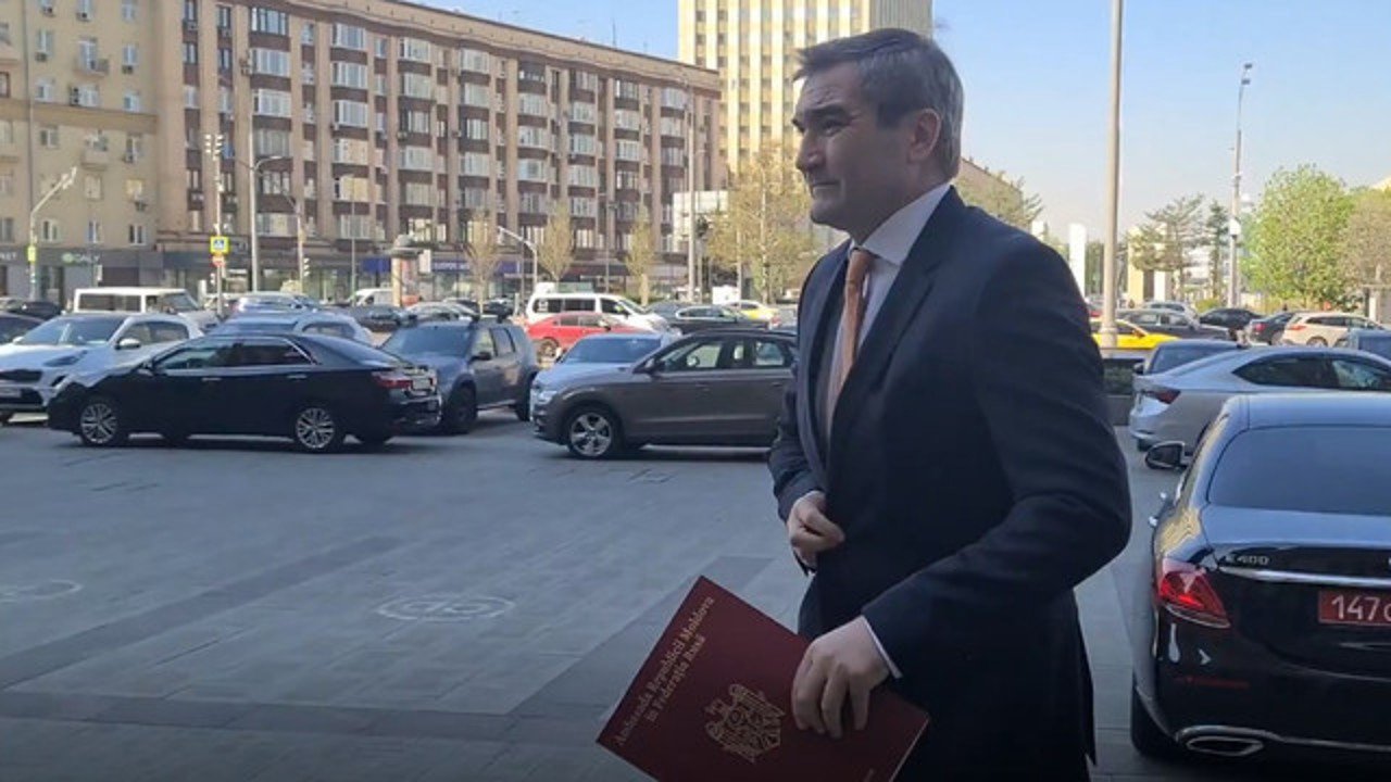 Moscova protestează față de reținerea unor diplomați ruși la Chișinău