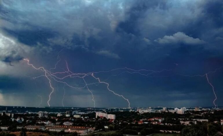 Meteorologii anunță Cod galben de ploi puternice pe 2 iunie